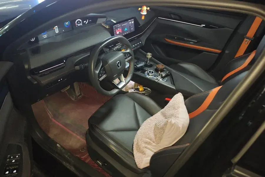 2022 CHANGAN UNI-V thumbnail 3