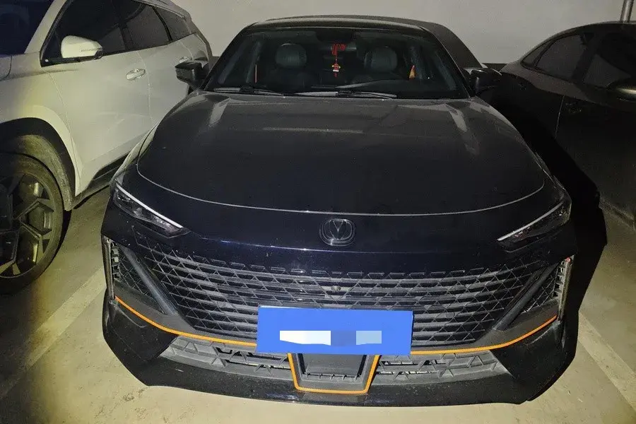 2022 CHANGAN UNI-V thumbnail 2