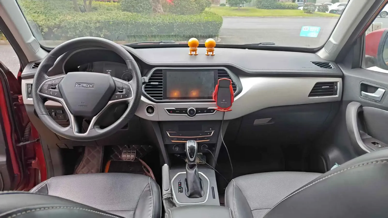 2017 LiFan X80 2.0T 192HP L4 6AT,autocango,china used car exporter,china ev exporter,chinese used car exporter,chinese used ev exporter