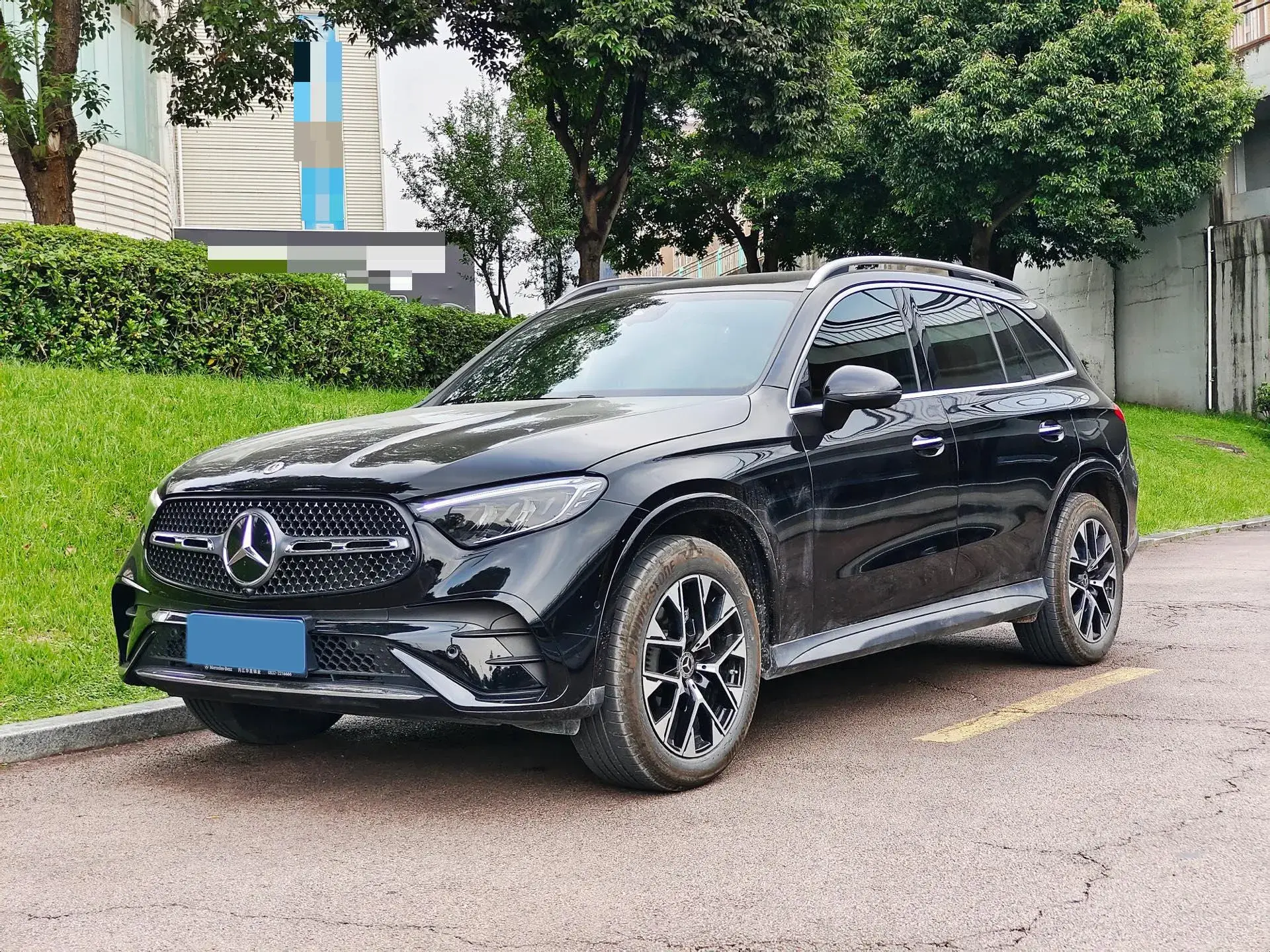 2024 MERCEDES-BENZ GLC view 1