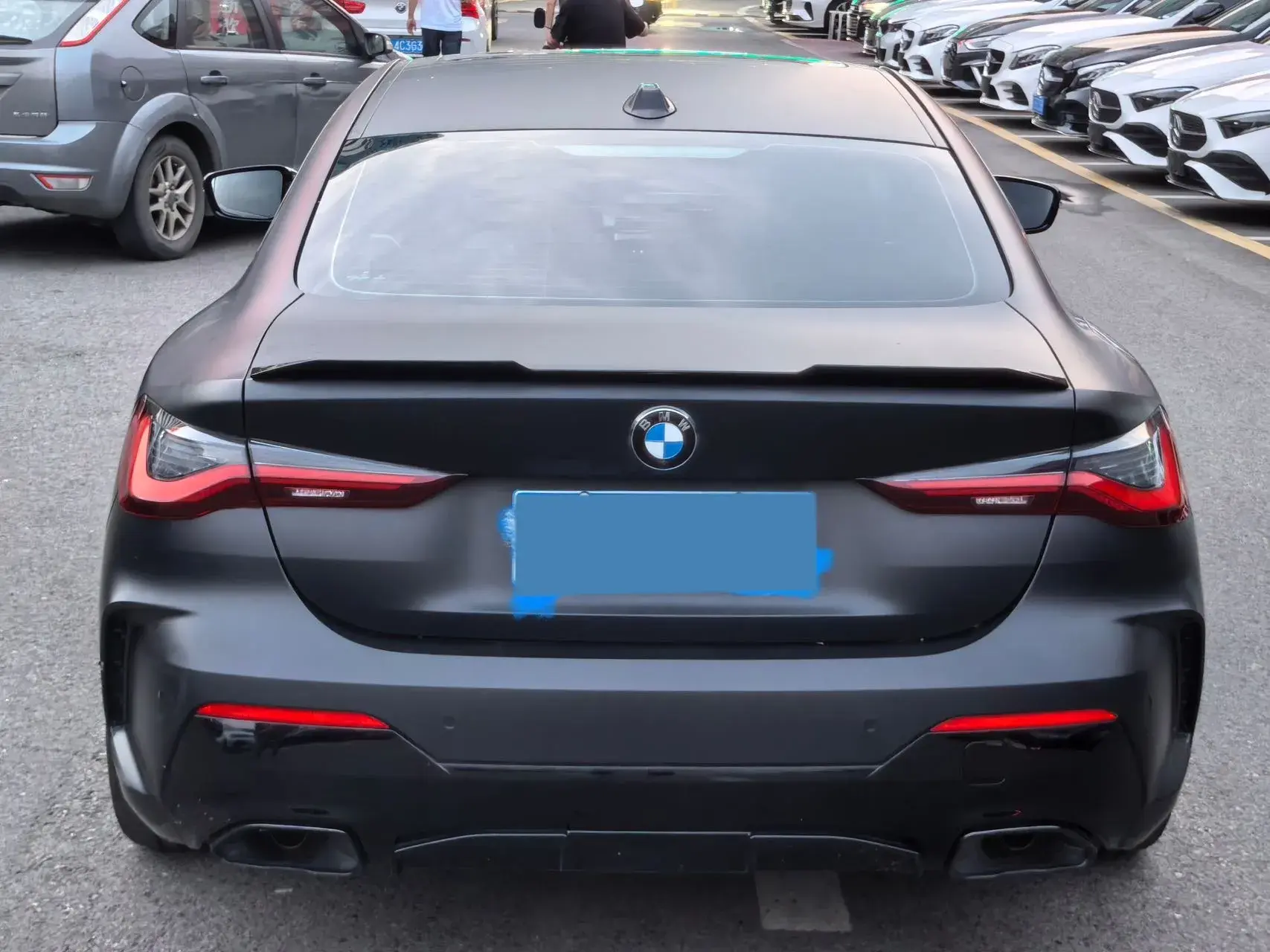 2024 BMW 4 thumbnail 3