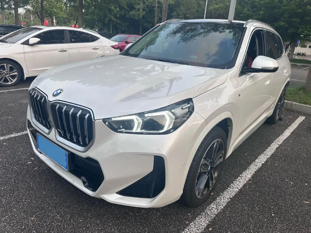 2023 BMW X1 2.0T 204HP L4 7DCT