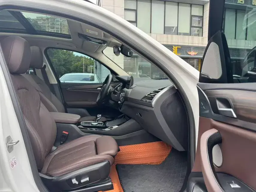 2022 BMW X3 thumbnail 2