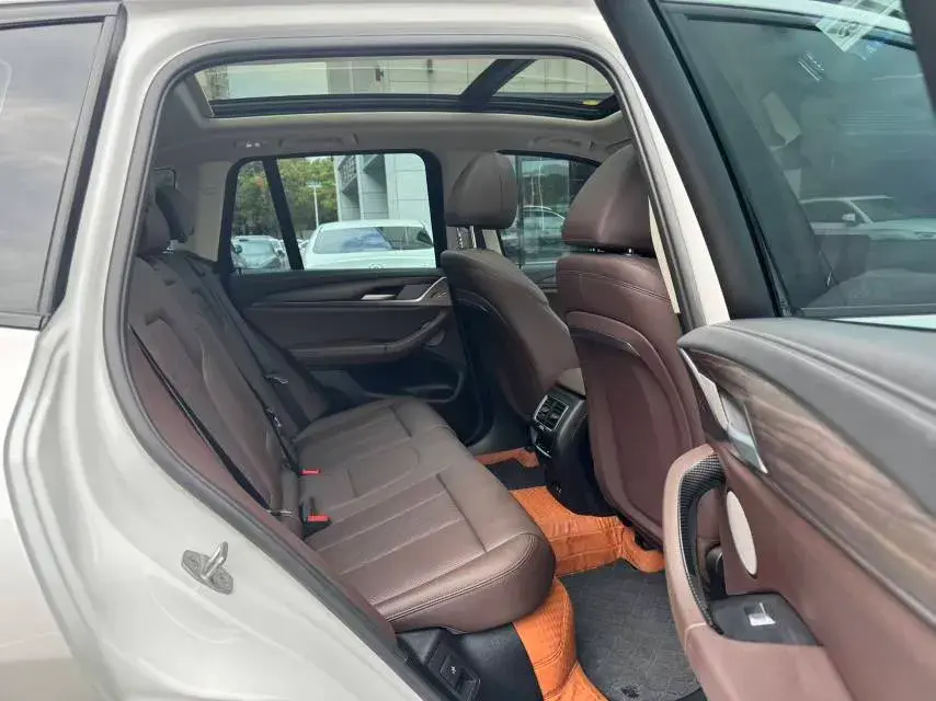 2022 BMW X3 thumbnail 3