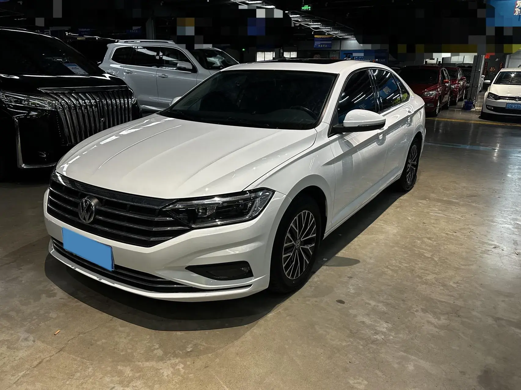 2019 VOLKSWAGEN SAGITAR view 1