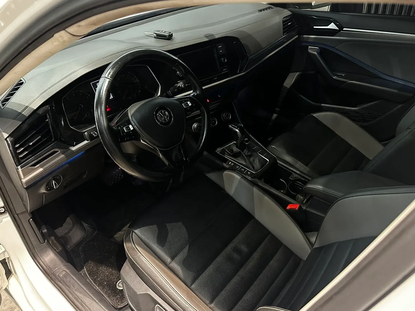 2019 VOLKSWAGEN SAGITAR thumbnail 2