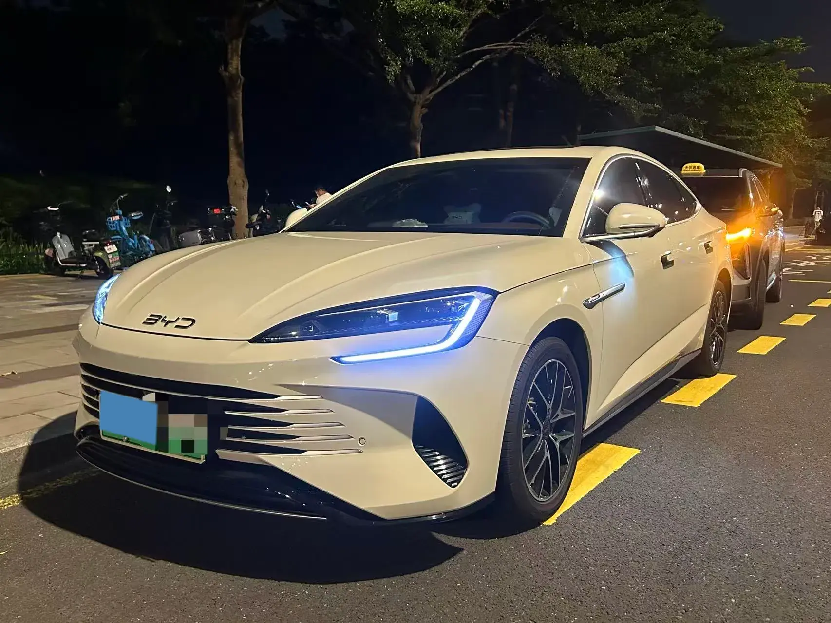 2025 BYD SEAL07 view 1