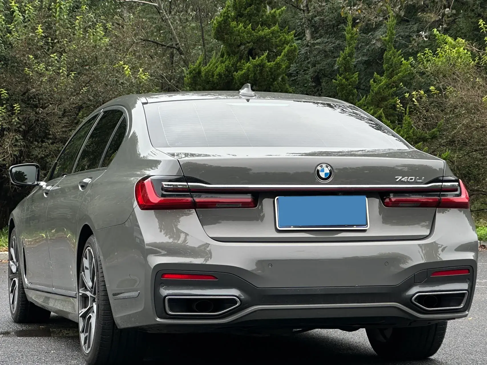 2021 BMW 7 thumbnail 4