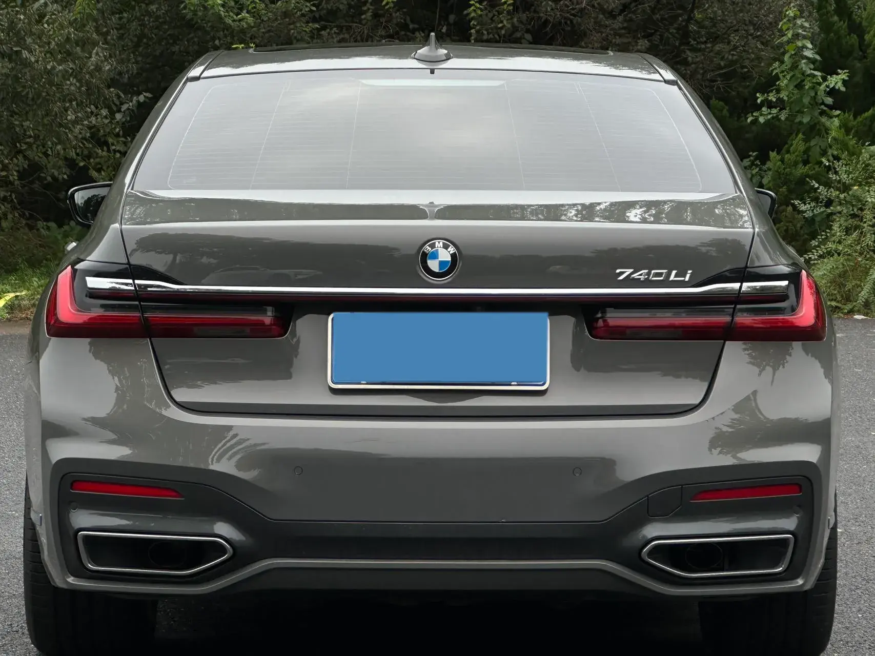 2021 BMW 7 thumbnail 3