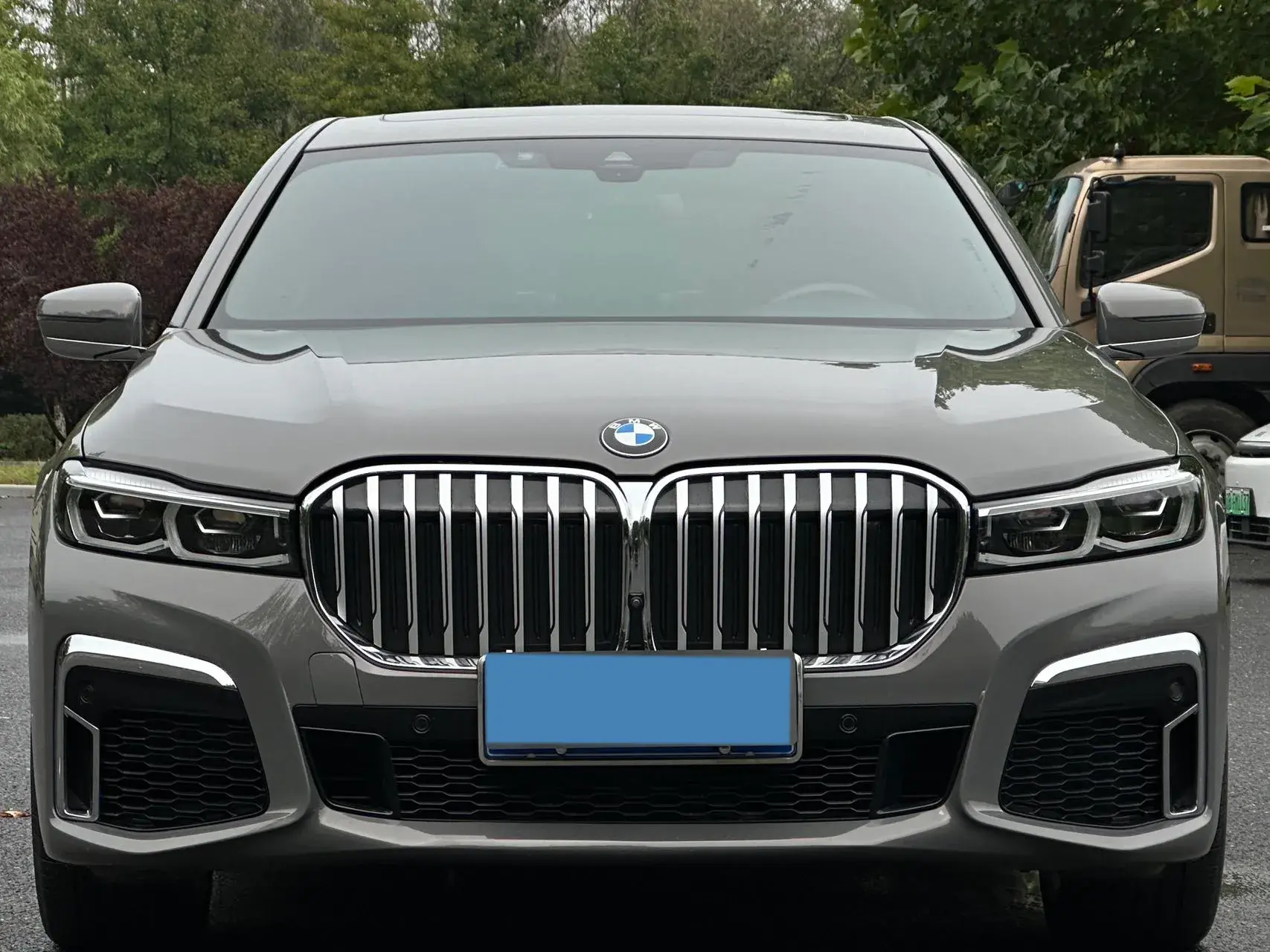 2021 BMW 7 thumbnail 2