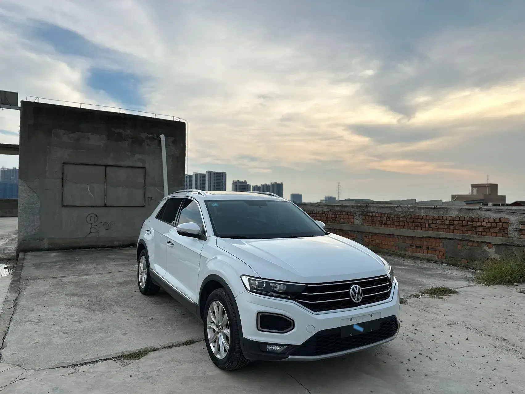 2020 VOLKSWAGEN T-ROC thumbnail 3