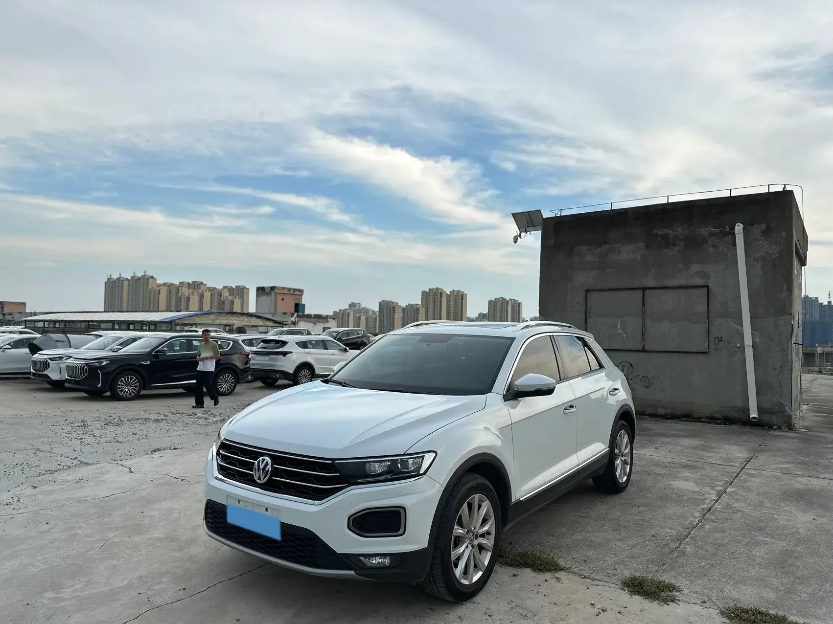 2020 VOLKSWAGEN T-ROC view 1