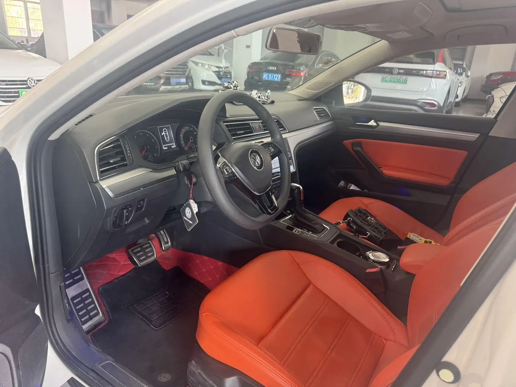 2019 VOLKSWAGEN LAMANDO thumbnail 3