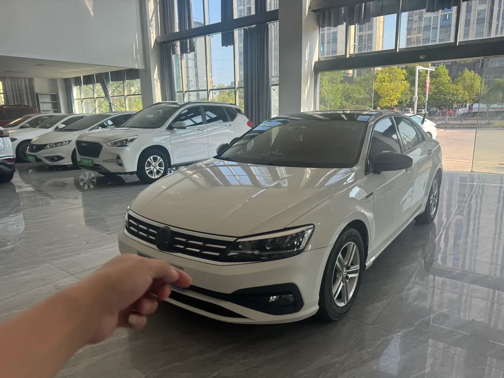 2019 VOLKSWAGEN LAMANDO view 1