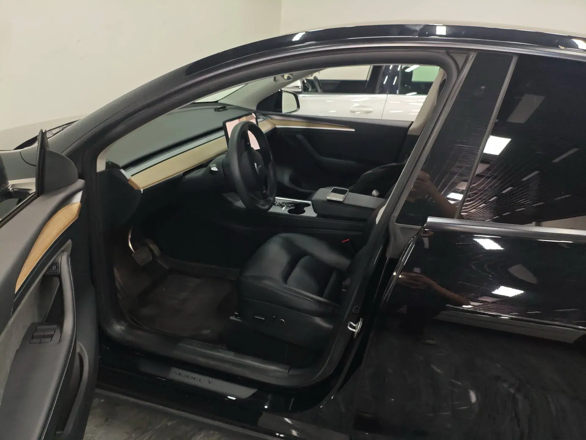 2022 TESLA MODEL thumbnail 4