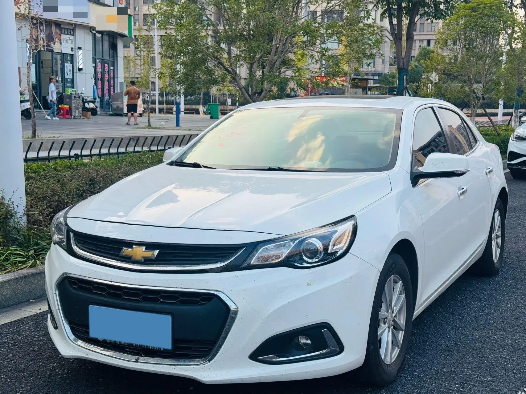 2018 CHEVROLET MALIBU view 1