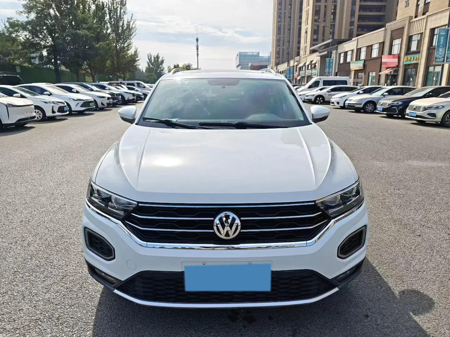 2018 VOLKSWAGEN T-ROC thumbnail 2