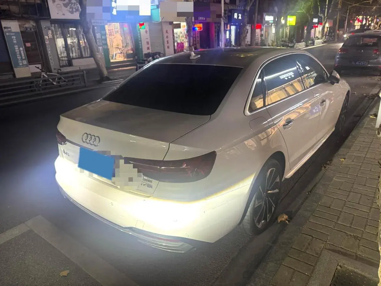 2022 AUDI A4L thumbnail 3