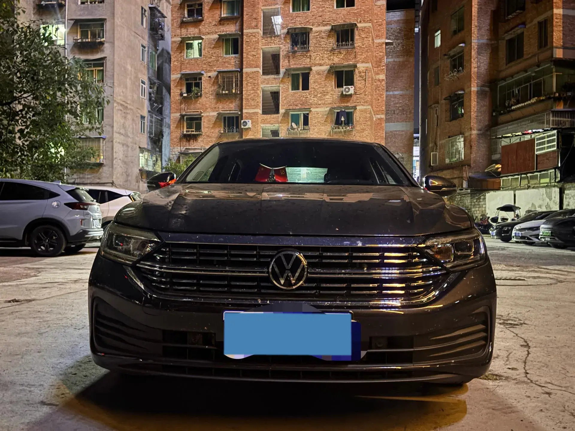 2025 VOLKSWAGEN SAGITAR thumbnail 2