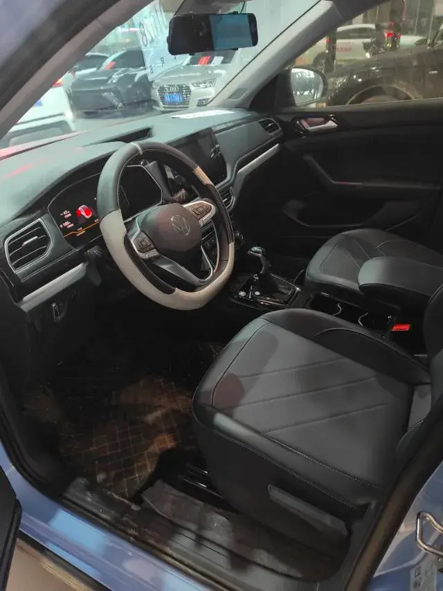 2025 VOLKSWAGEN THARU thumbnail 3