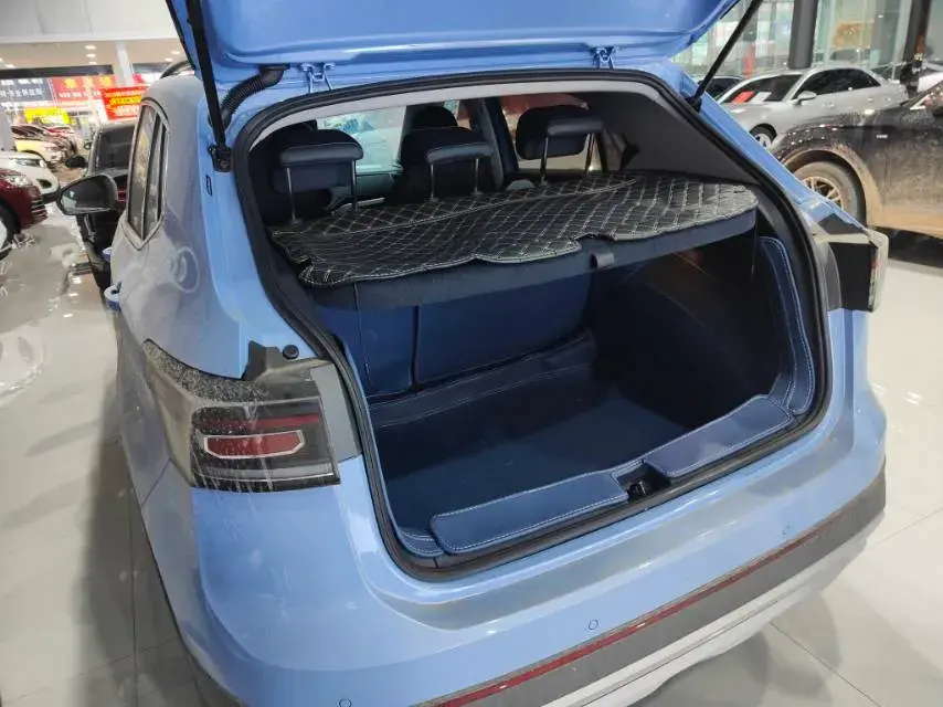 2025 VOLKSWAGEN THARU thumbnail 2