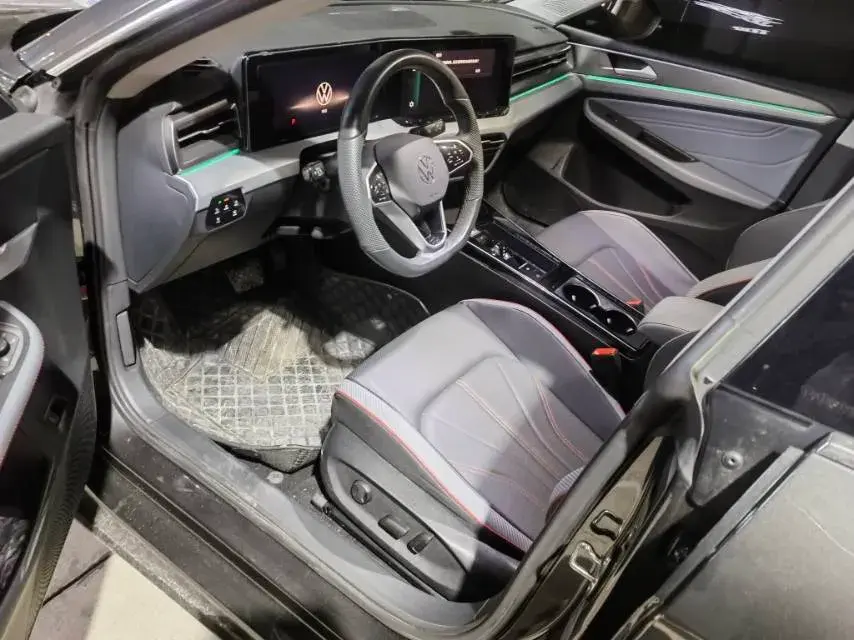 2023 VOLKSWAGEN LAMANDO thumbnail 2