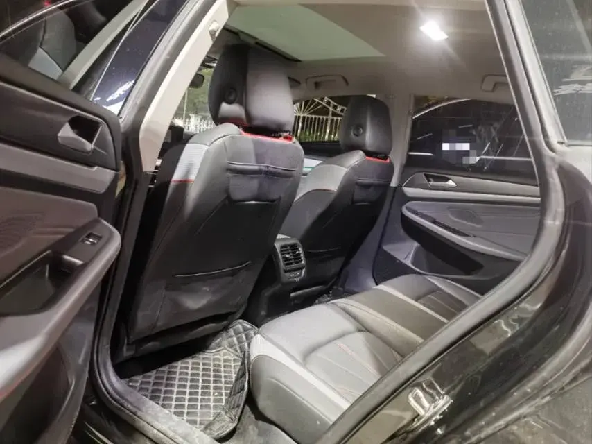 2023 VOLKSWAGEN LAMANDO thumbnail 3