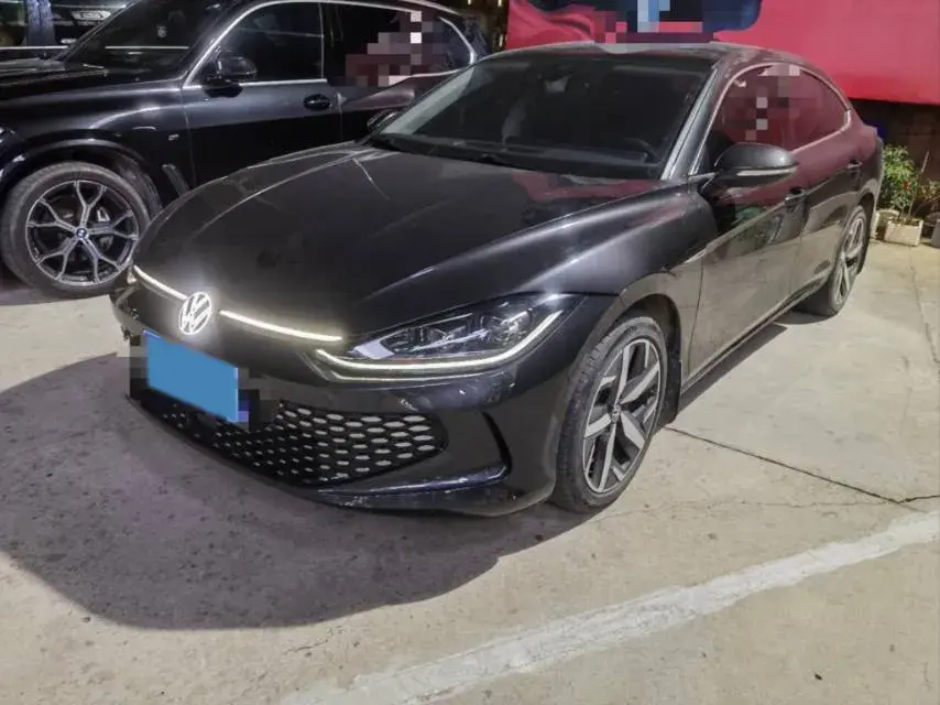 2023 VOLKSWAGEN LAMANDO view 1