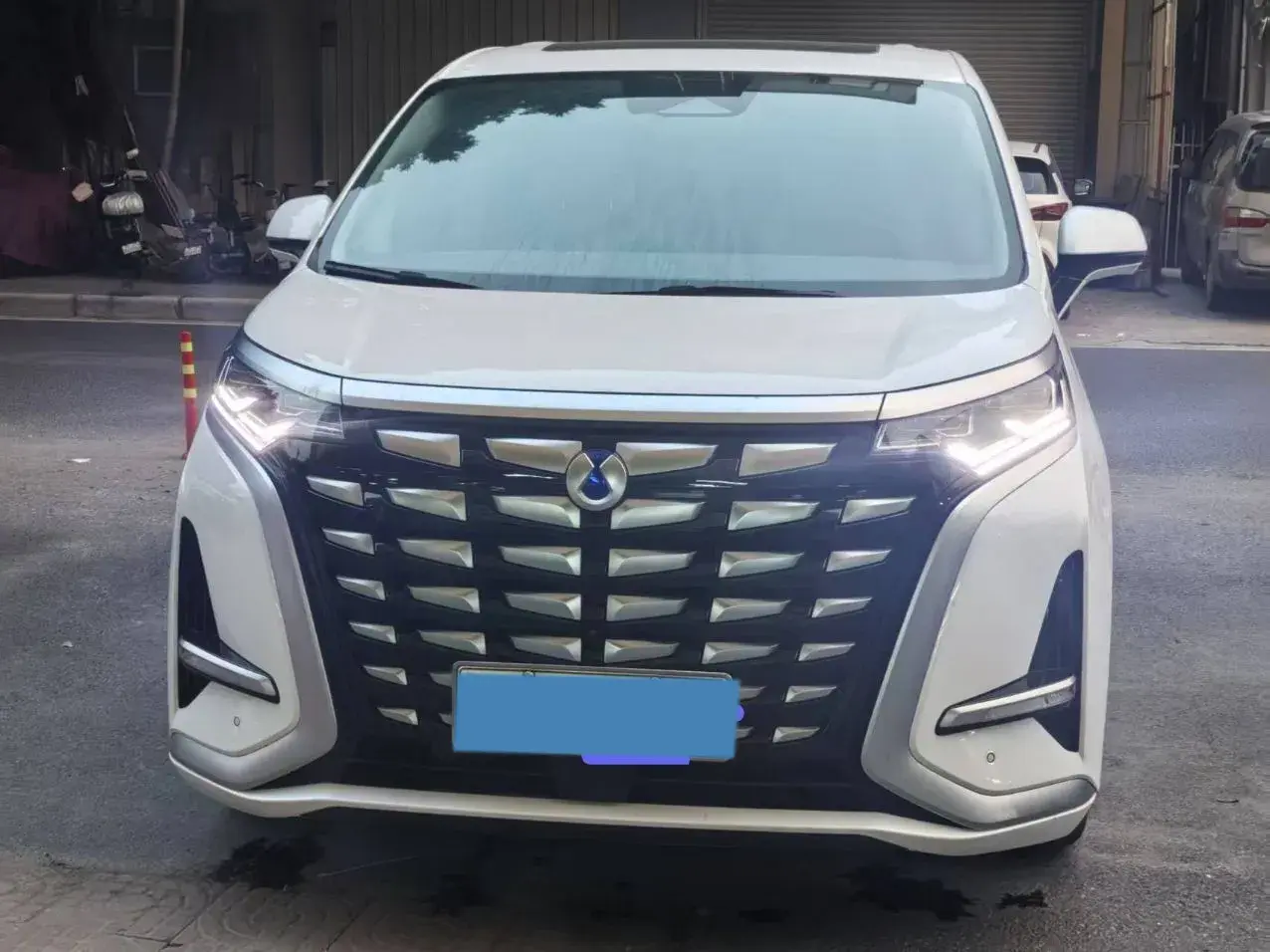 2022 DENZA D9 thumbnail 3