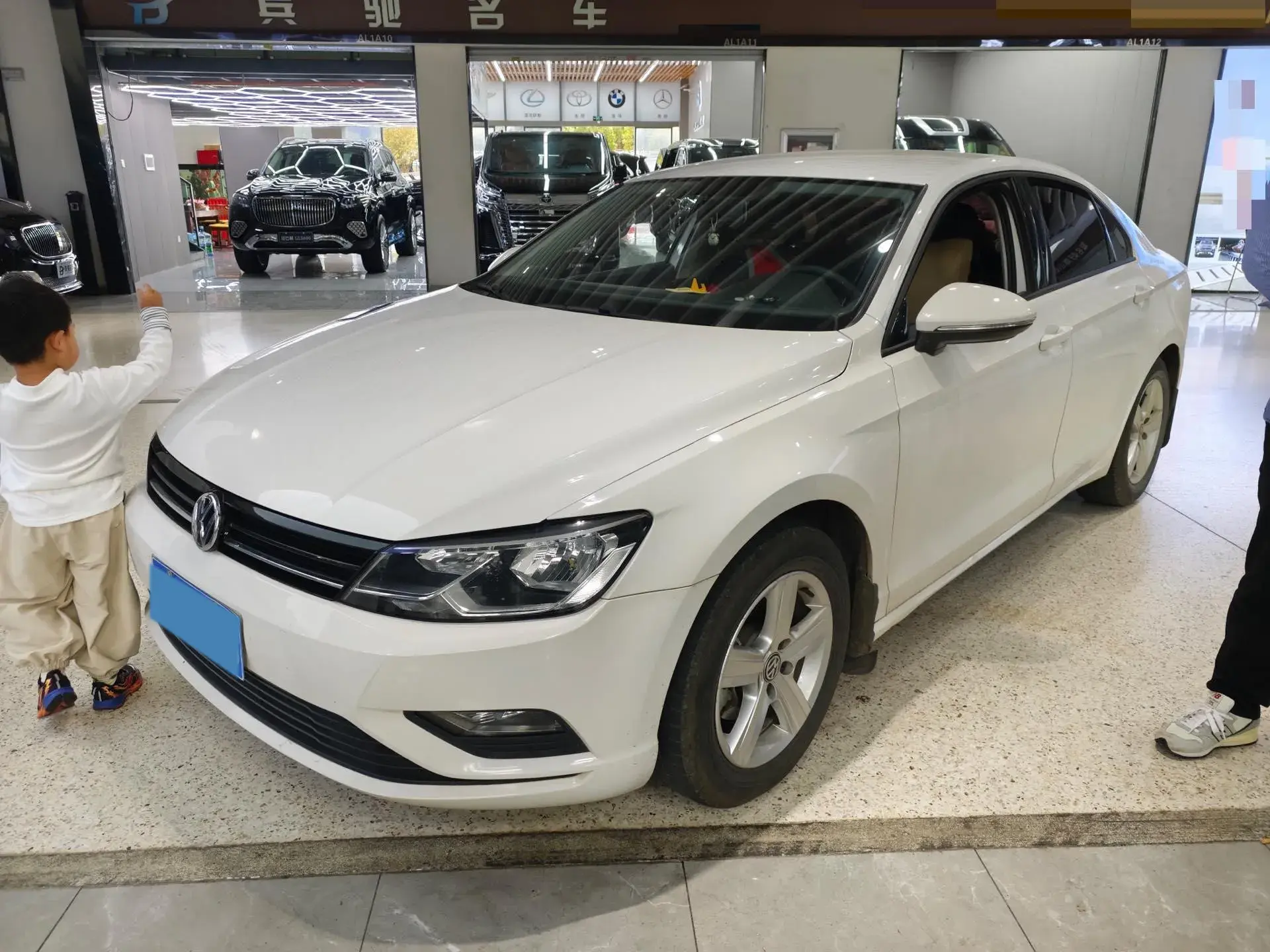 2018 VOLKSWAGEN LAMANDO view 1