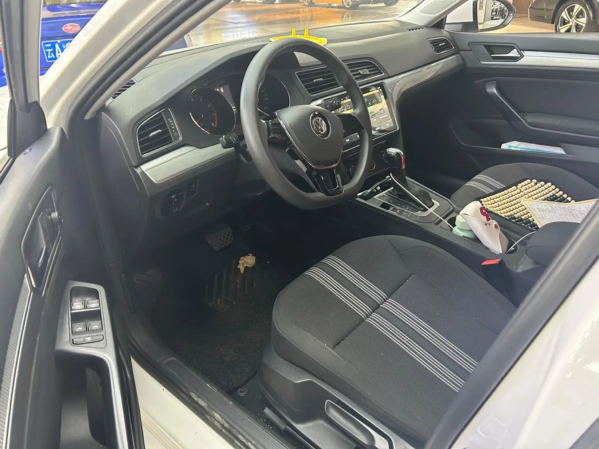 2018 VOLKSWAGEN LAMANDO thumbnail 3