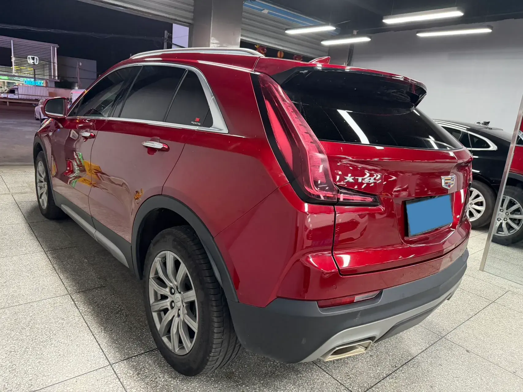 2021 CADILLAC XT4 thumbnail 4