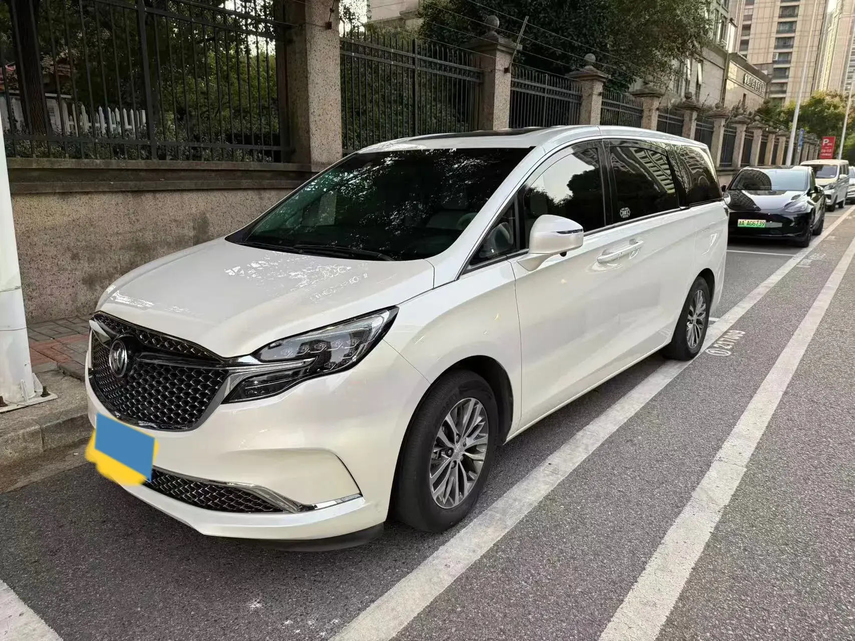 2022 BUICK GL8 view 1