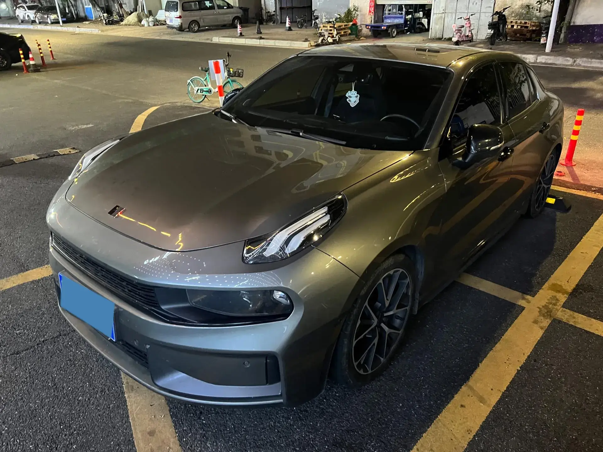 2021 LYNK&CO 03 view 1