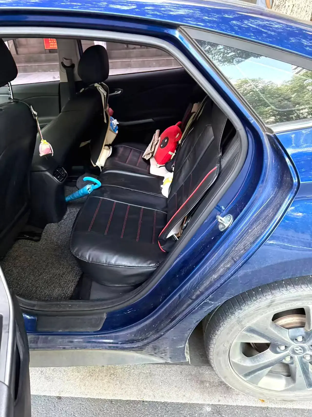 2019 HYUNDAI LA thumbnail 4