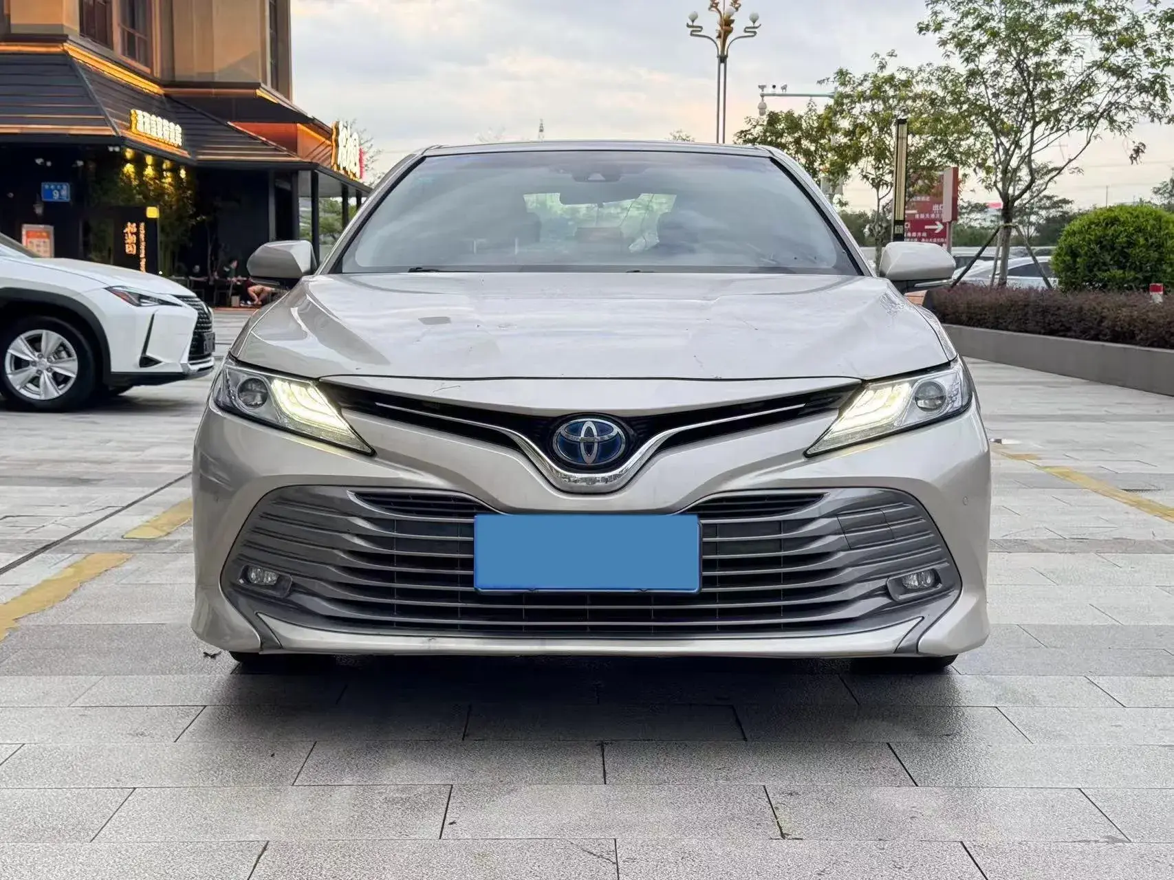 2019 TOYOTA CAMRY thumbnail 3