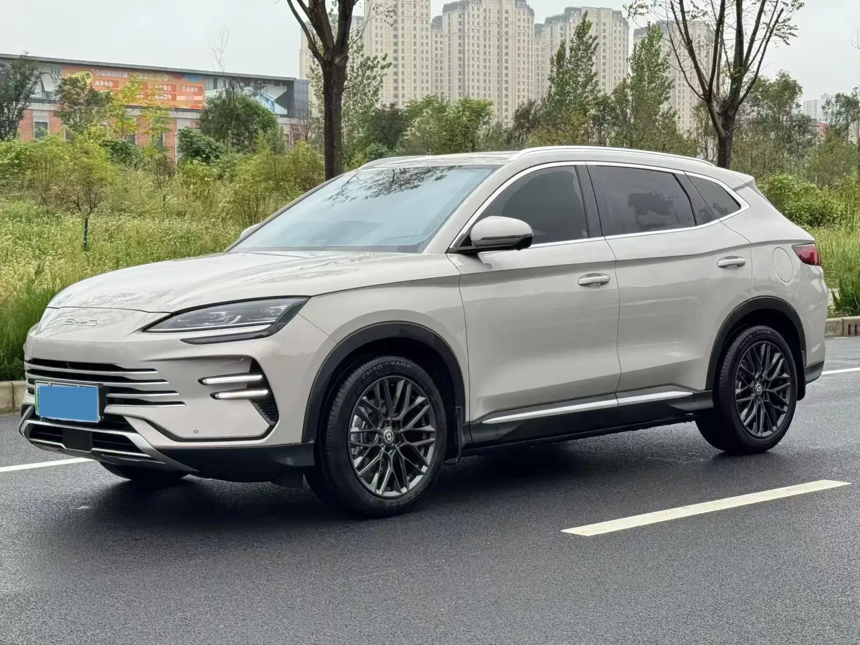 2023 BYD SONG view 1