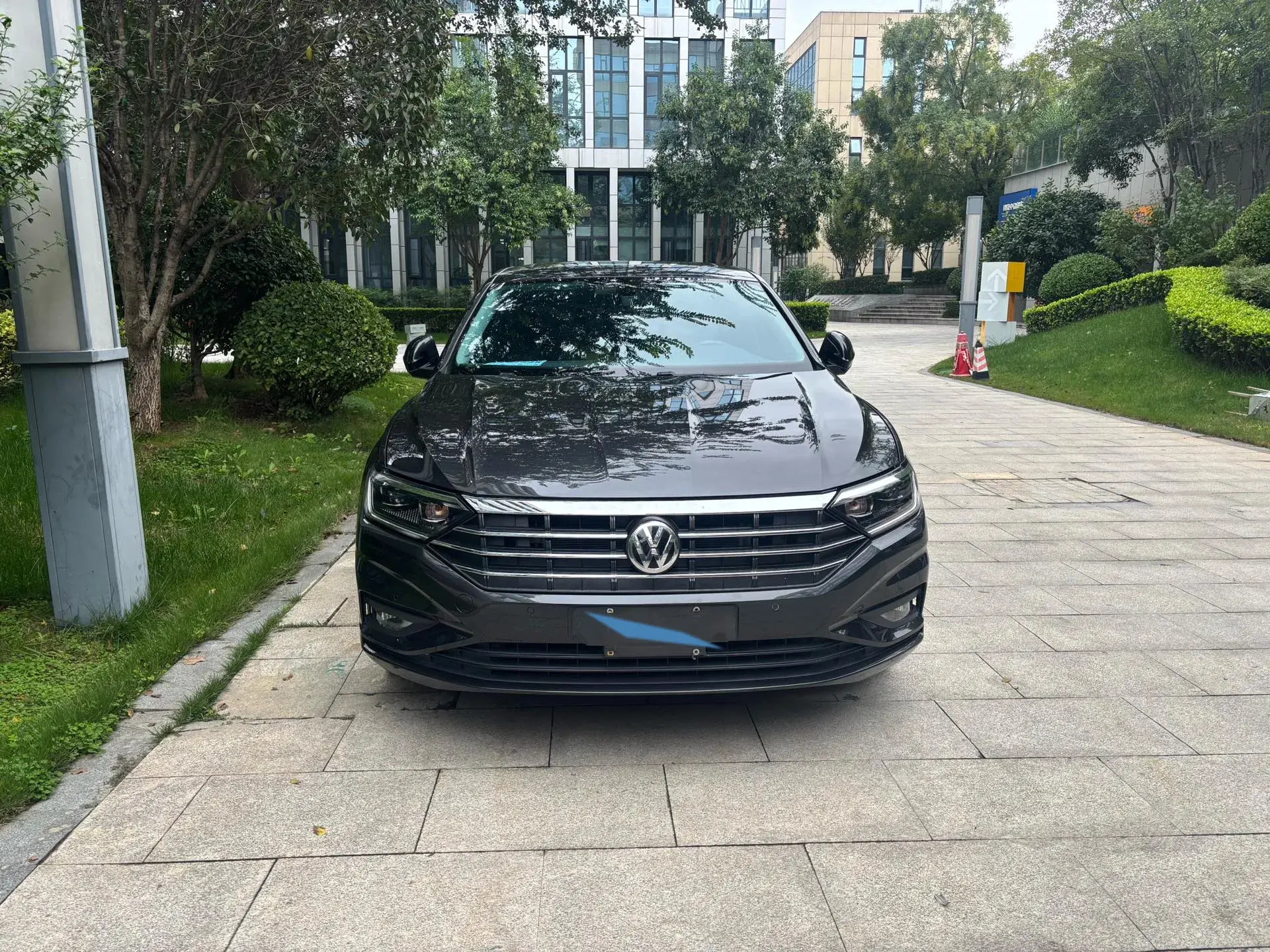 2021 VOLKSWAGEN SAGITAR thumbnail 2