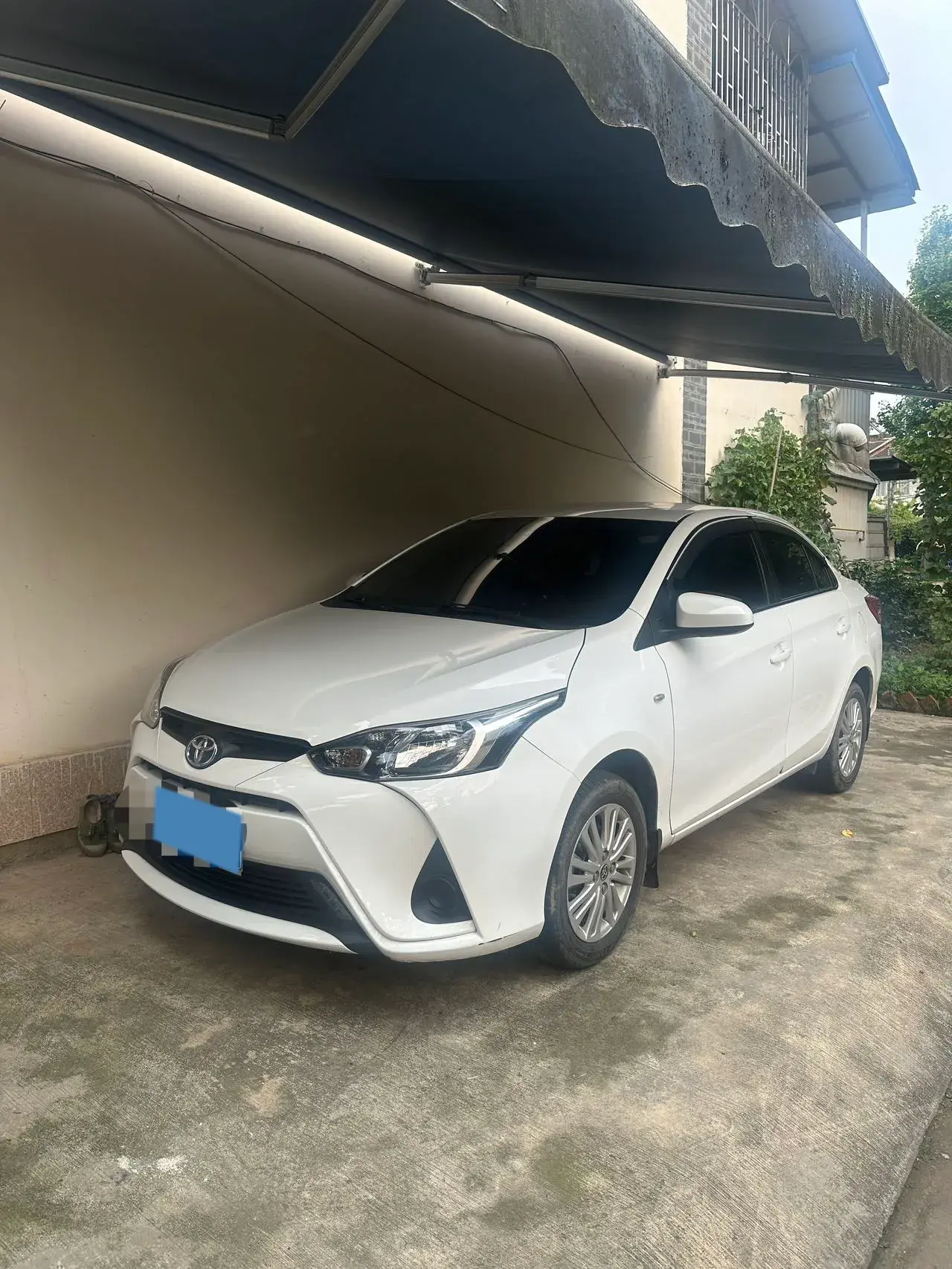 2019 TOYOTA YARIS view 1