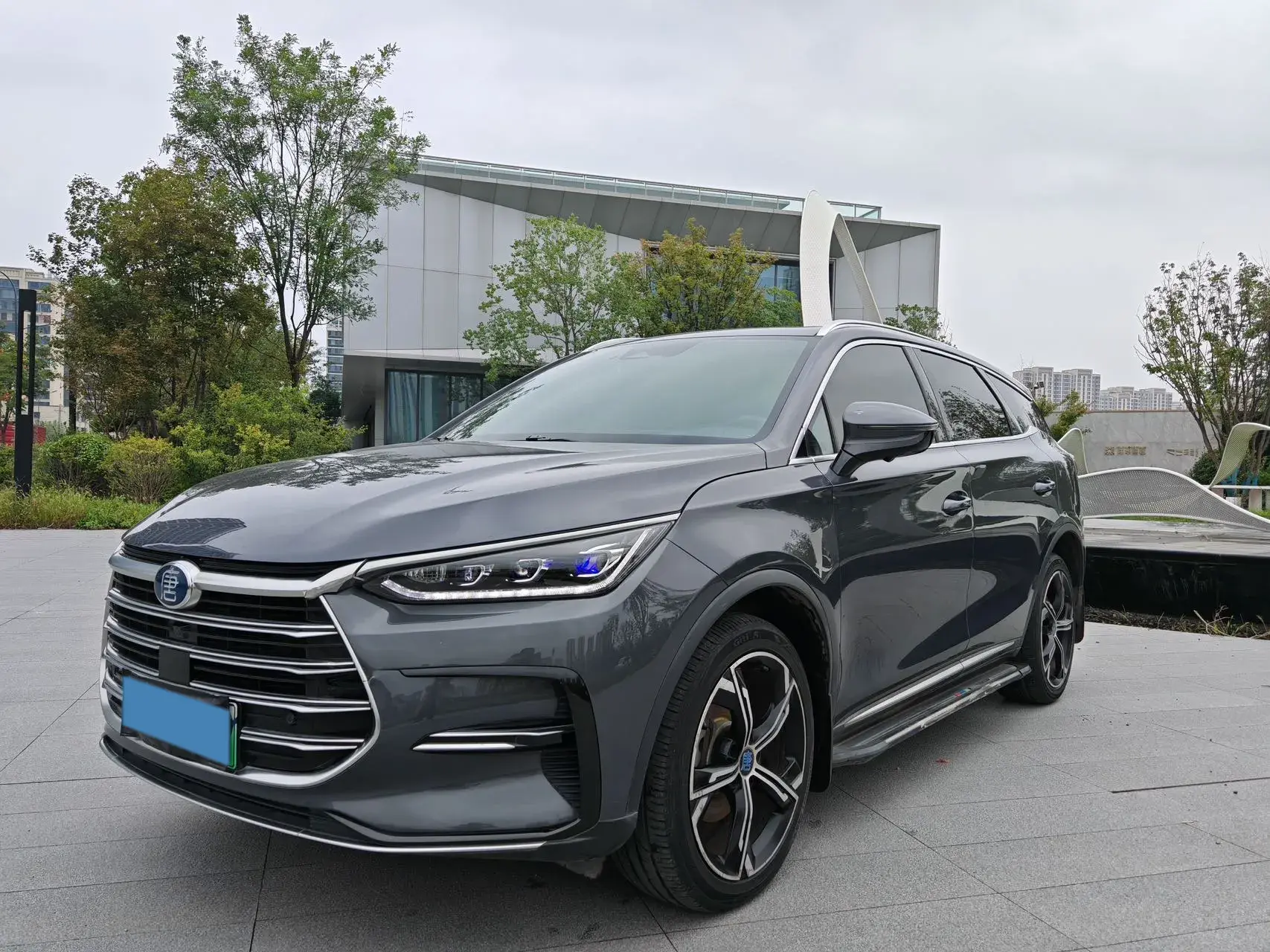 2021 BYD TANG view 1