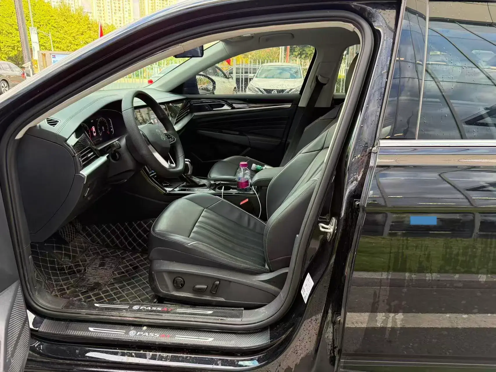 2023 VOLKSWAGEN PASSAT thumbnail 3