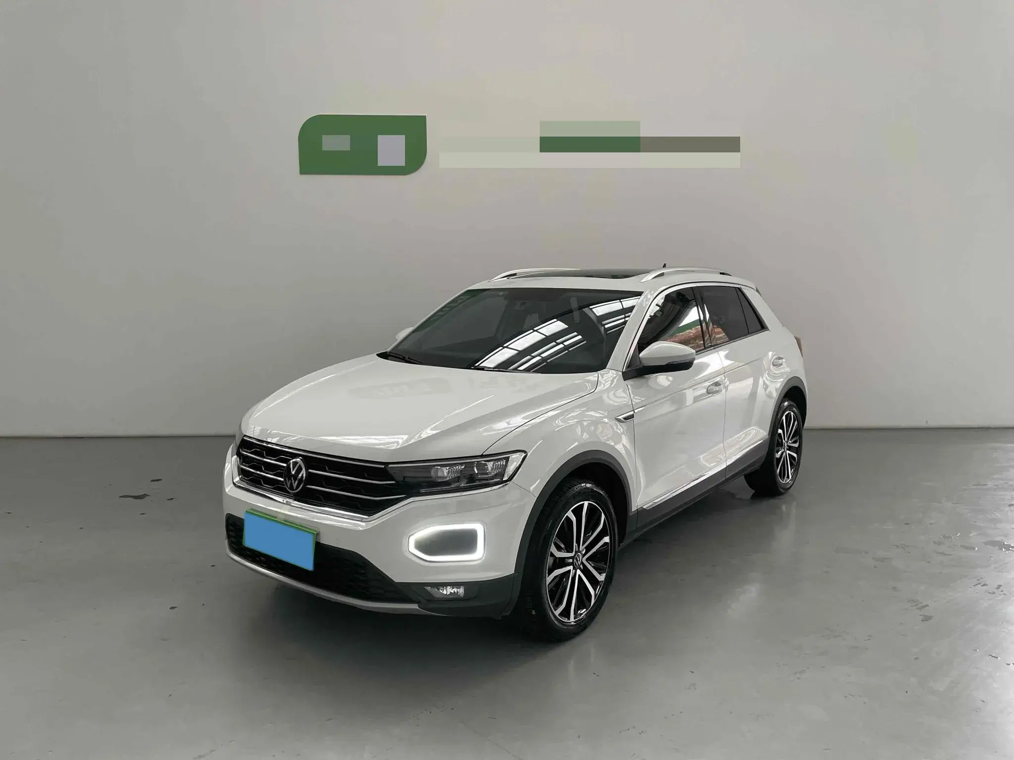 2022 VOLKSWAGEN T-ROC view 1