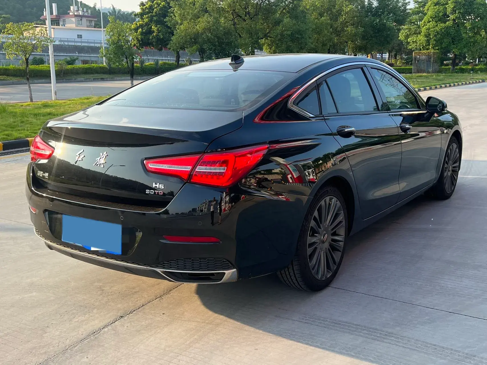 2020 HONGQI H5 thumbnail 4