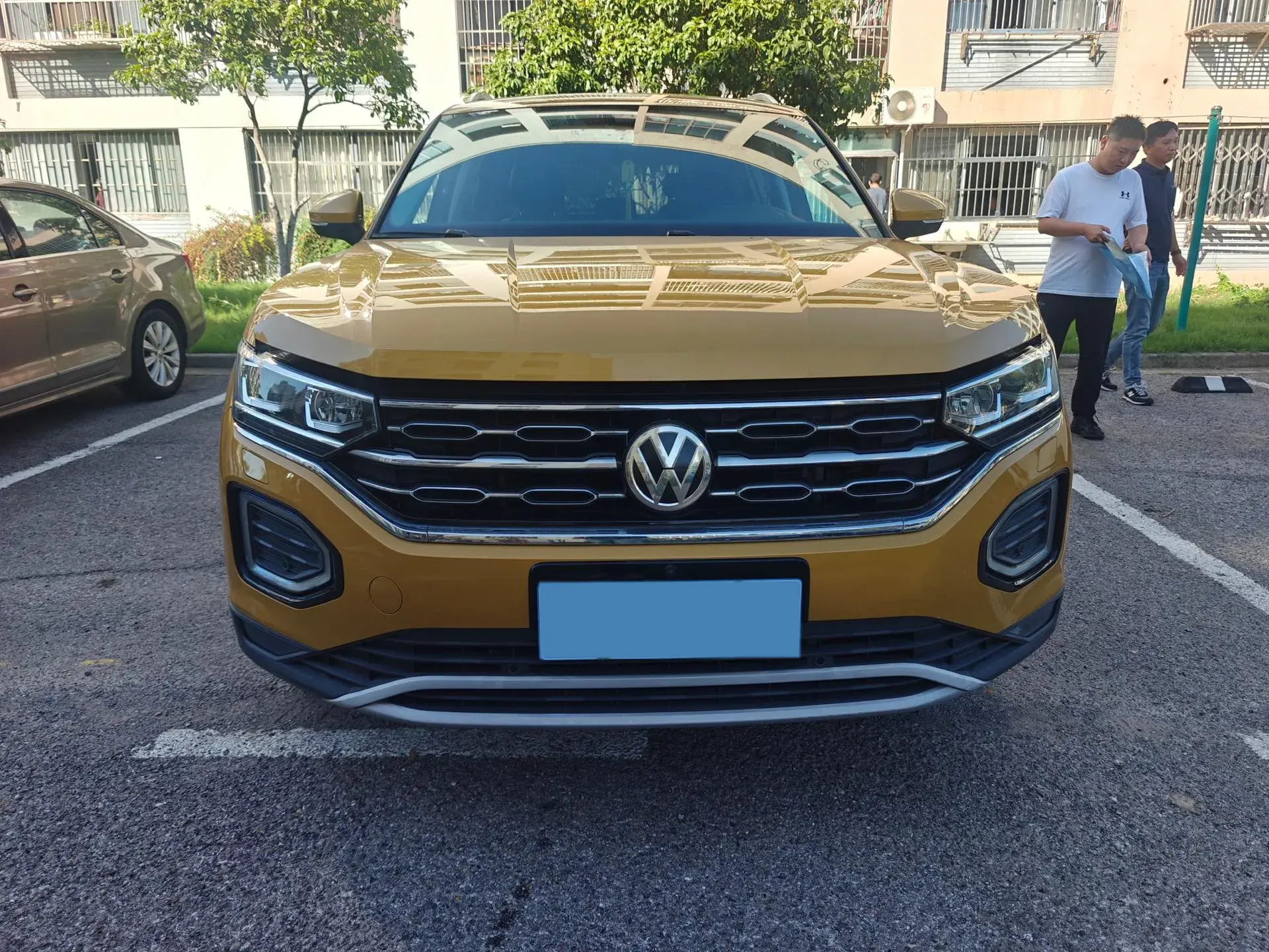 2019 VOLKSWAGEN TAYRON thumbnail 2