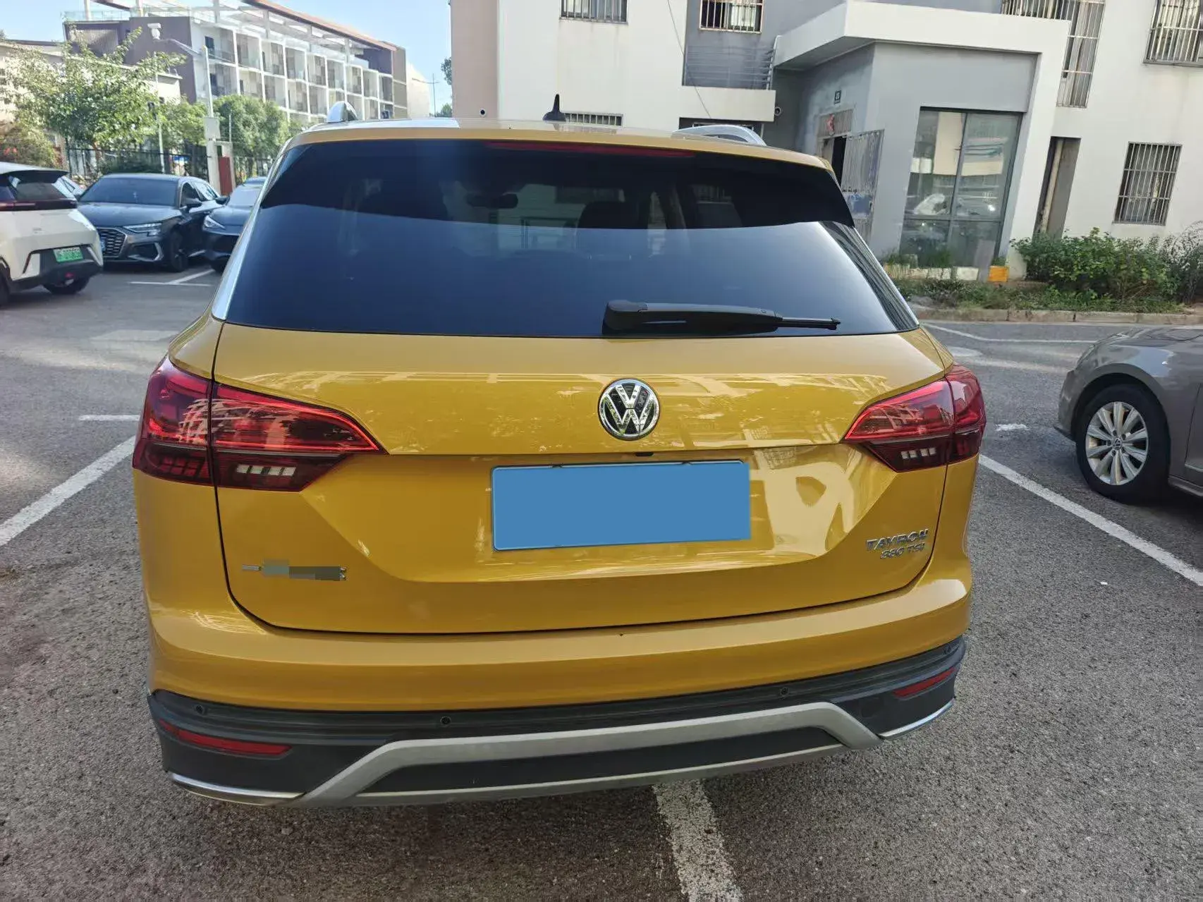 2019 VOLKSWAGEN TAYRON thumbnail 4