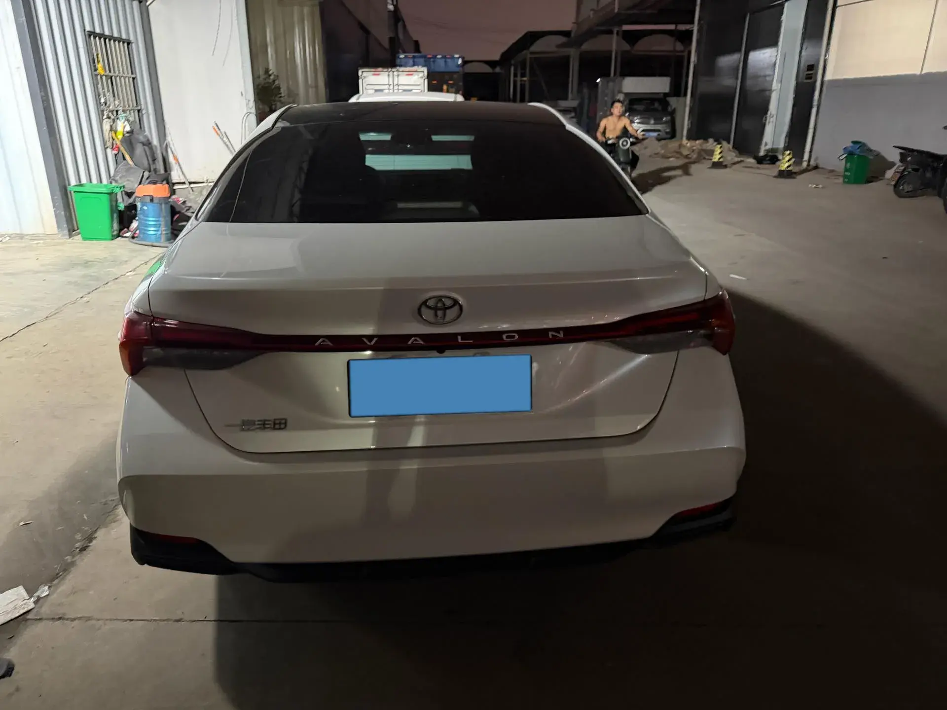 2024 TOYOTA AVALON thumbnail 2