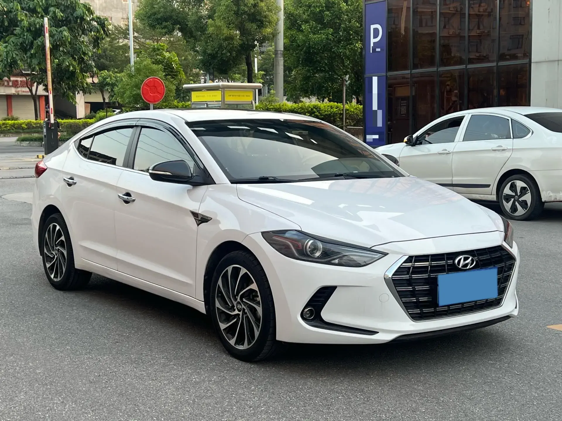 2019 HYUNDAI ELANTRA thumbnail 2