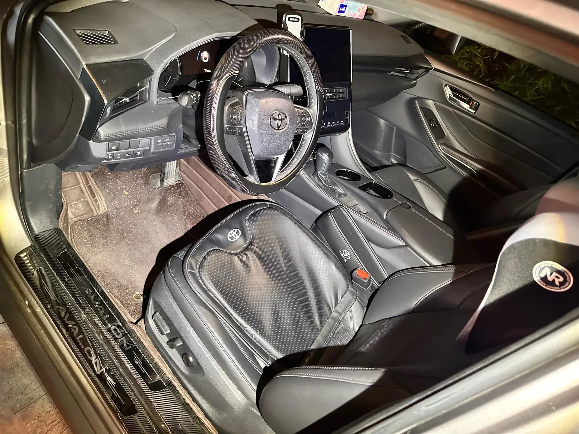 2023 TOYOTA AVALON thumbnail 4