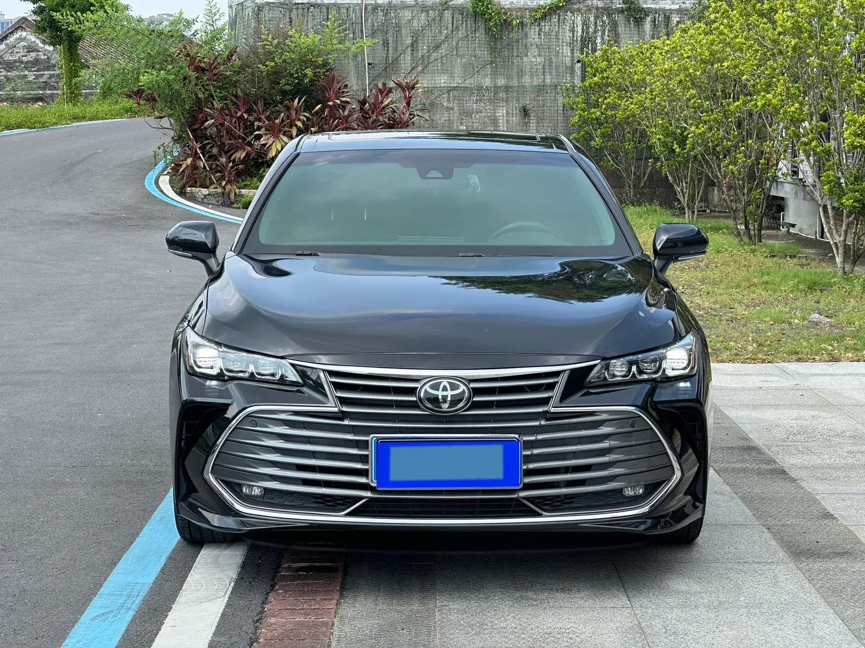 2022 TOYOTA AVALON thumbnail 2