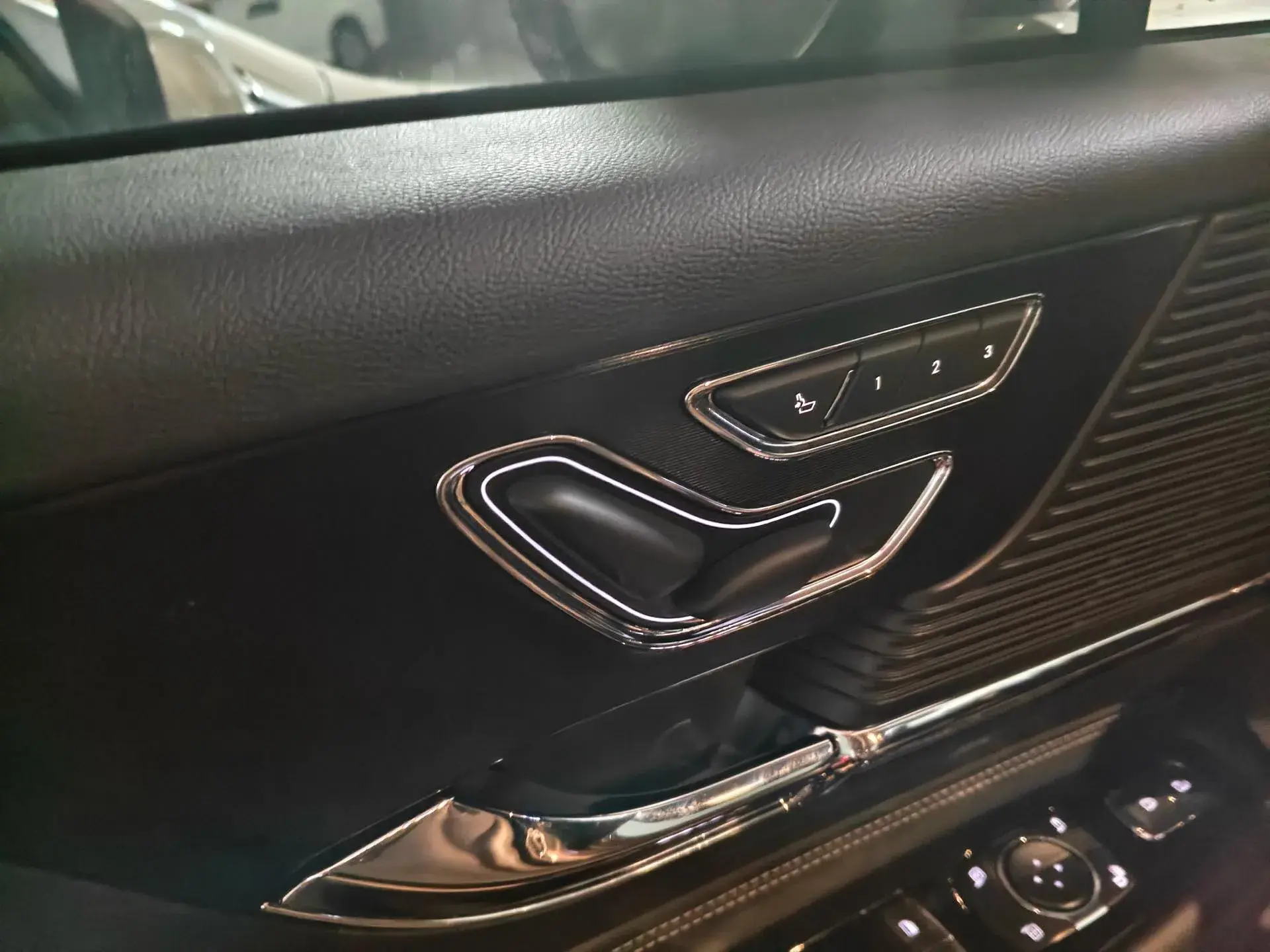 2021 LINCOLN CORSAIR thumbnail 4